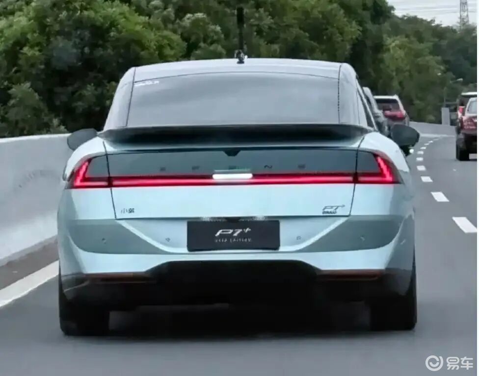 小鹏P7+增程版曝光,搭1.5T增程器,纯电325公里