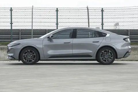 15万买B级车，动力大空间足，配置拉满，这车太香了吧！